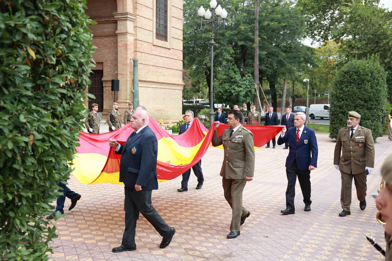 Ovaciones y «vivas» en la celebración del décimo aniversario de Felipe VI al frente de la Corona