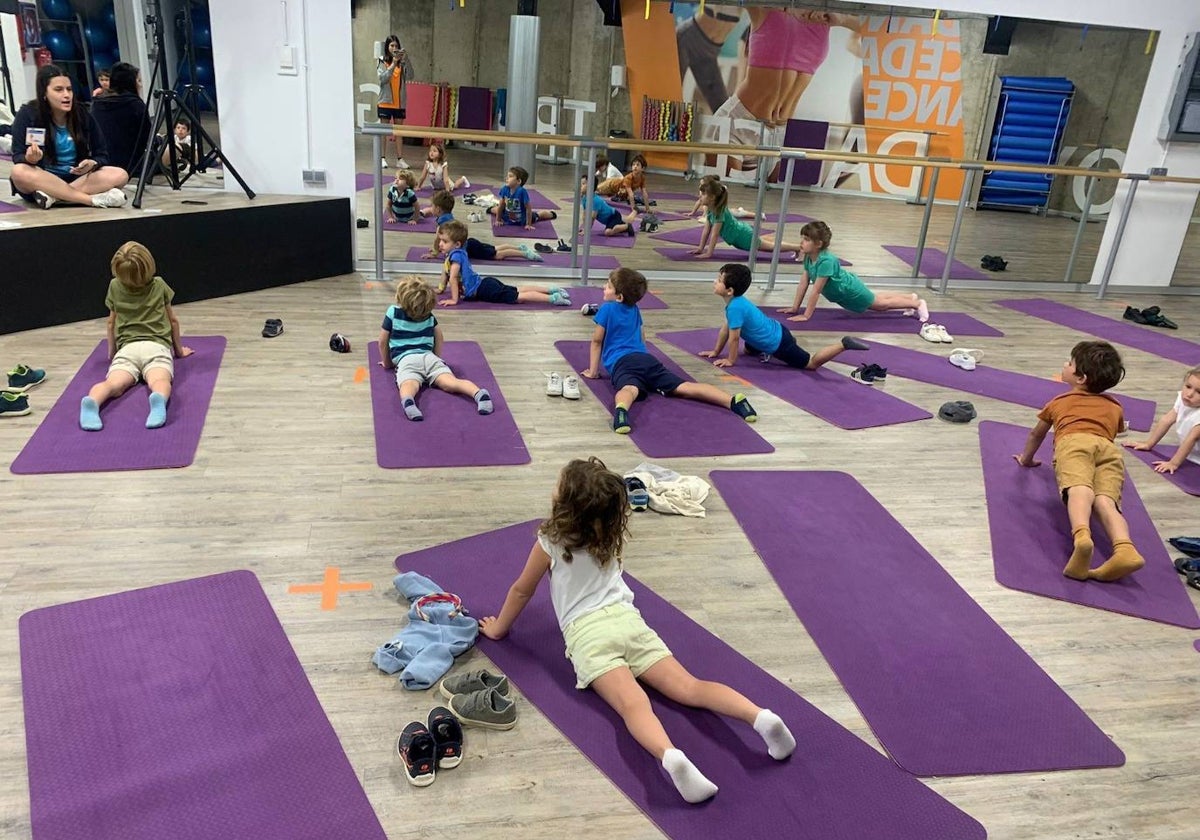 Algunas de las actividades que se desarrollan en los centros Enjoy!, tanto el del Multiusos como el de la Aldehuela, para los más pequeños de la casa.