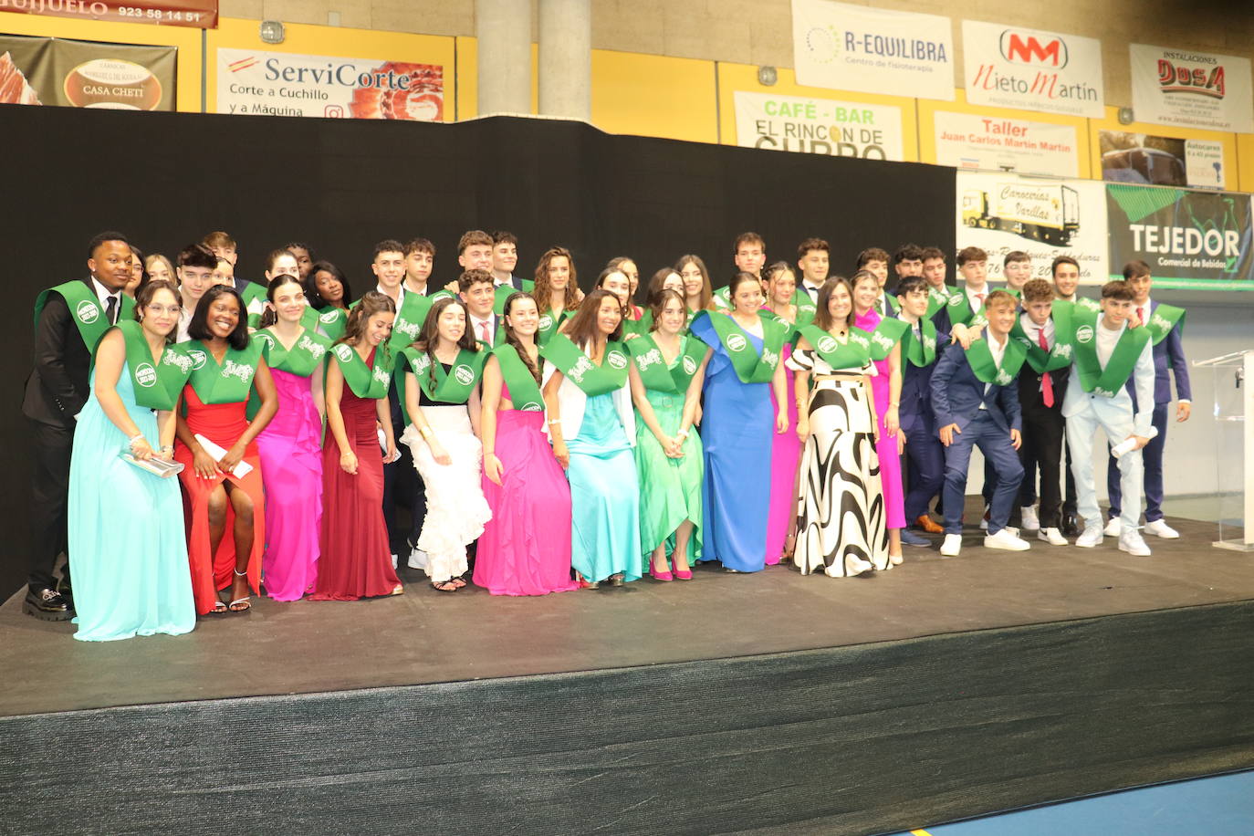 Guijuelo vibra con las graduaciones del IES Vía de la Plata