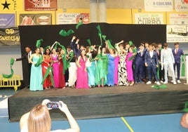 Los alumnos de Bachillerato celebran su graduación