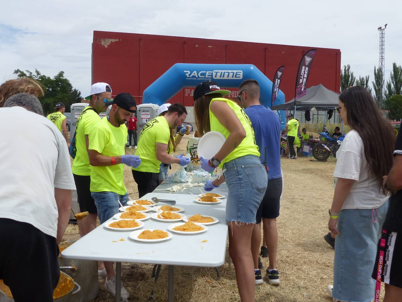 400 vehículos tunning hacen rugir a Villoria