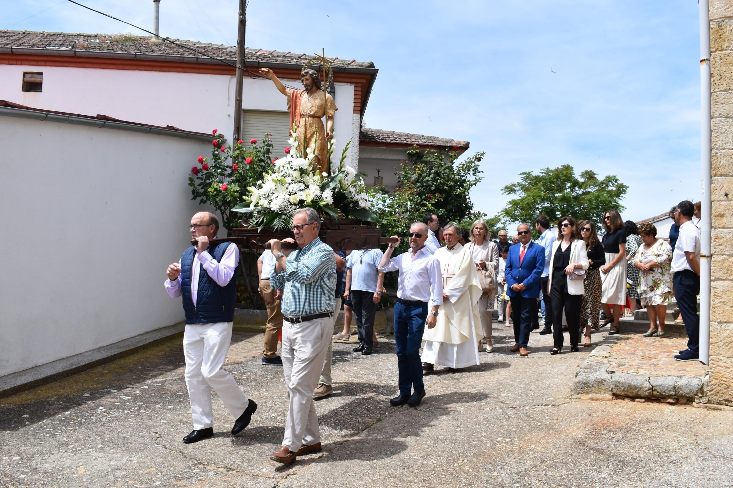 El primer paseo de San Juan Bautista ha sido en Calzada de Don Diego