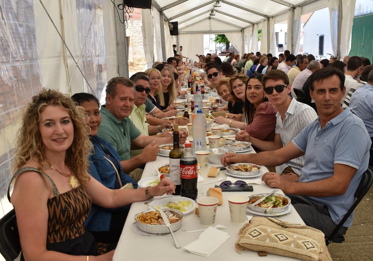 Calzada de Don Diego despide las fiestas de San Juan Bautista con una comida para 250 personas