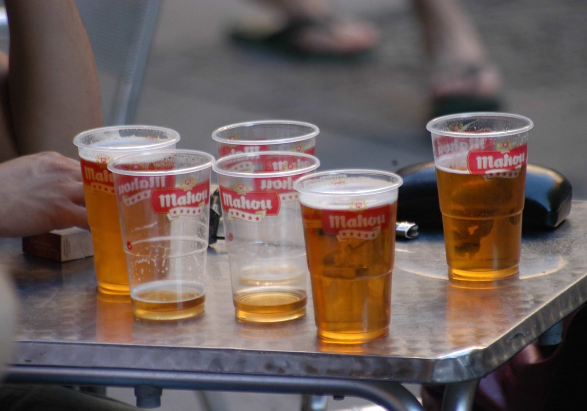 Cervezas, en una terraza.