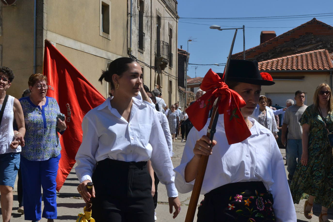 Hinojosa «echa la bandera» para vencer al poder feudal