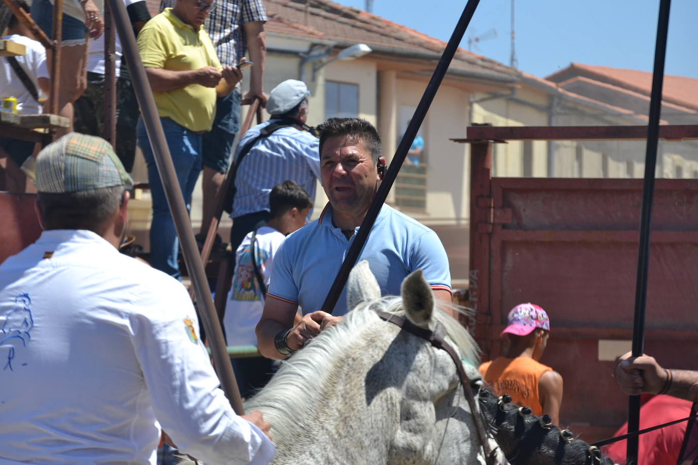 Hinojosa «echa la bandera» para vencer al poder feudal