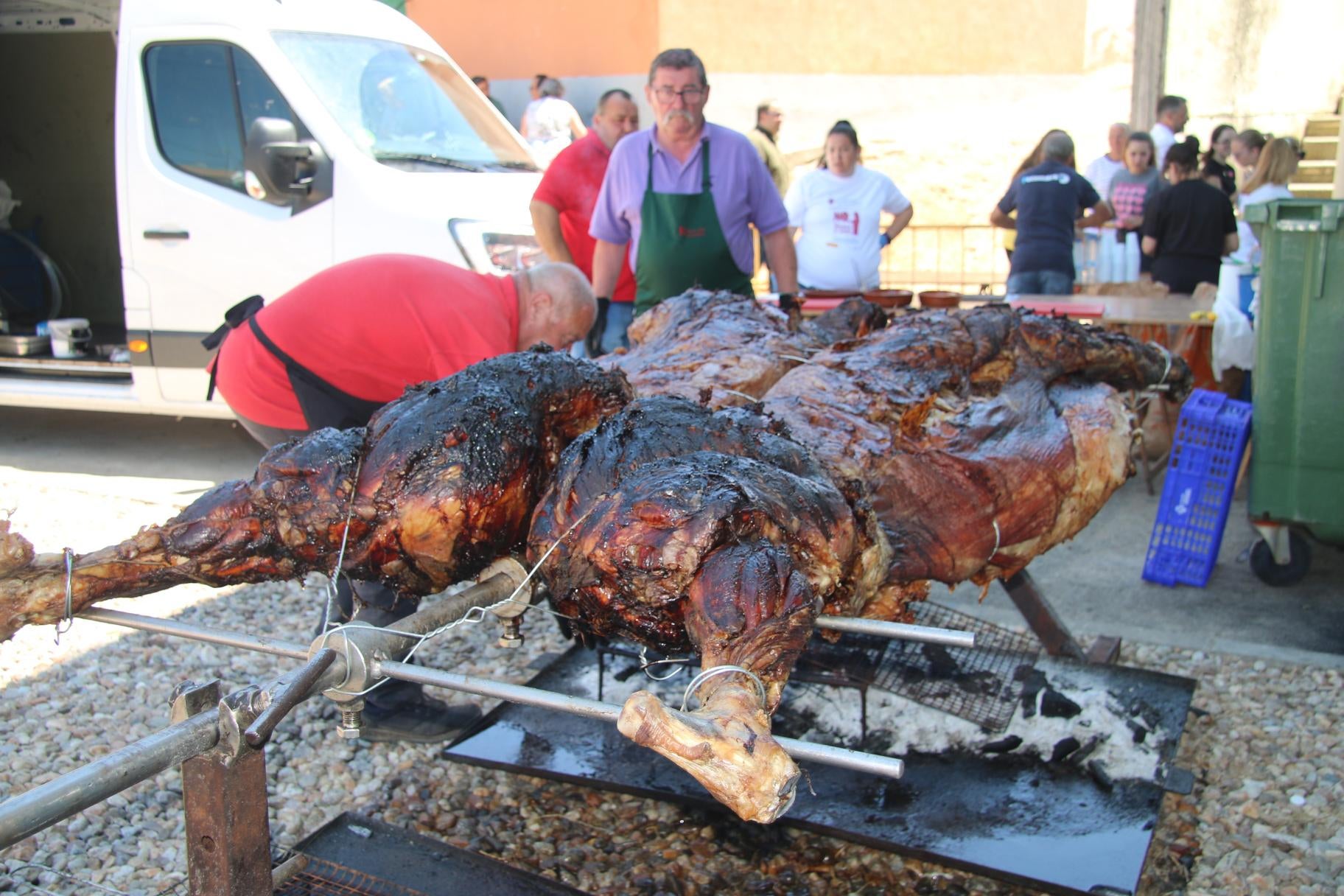 Gran fin de fiesta gastronómico en Castellanos de Villiquera