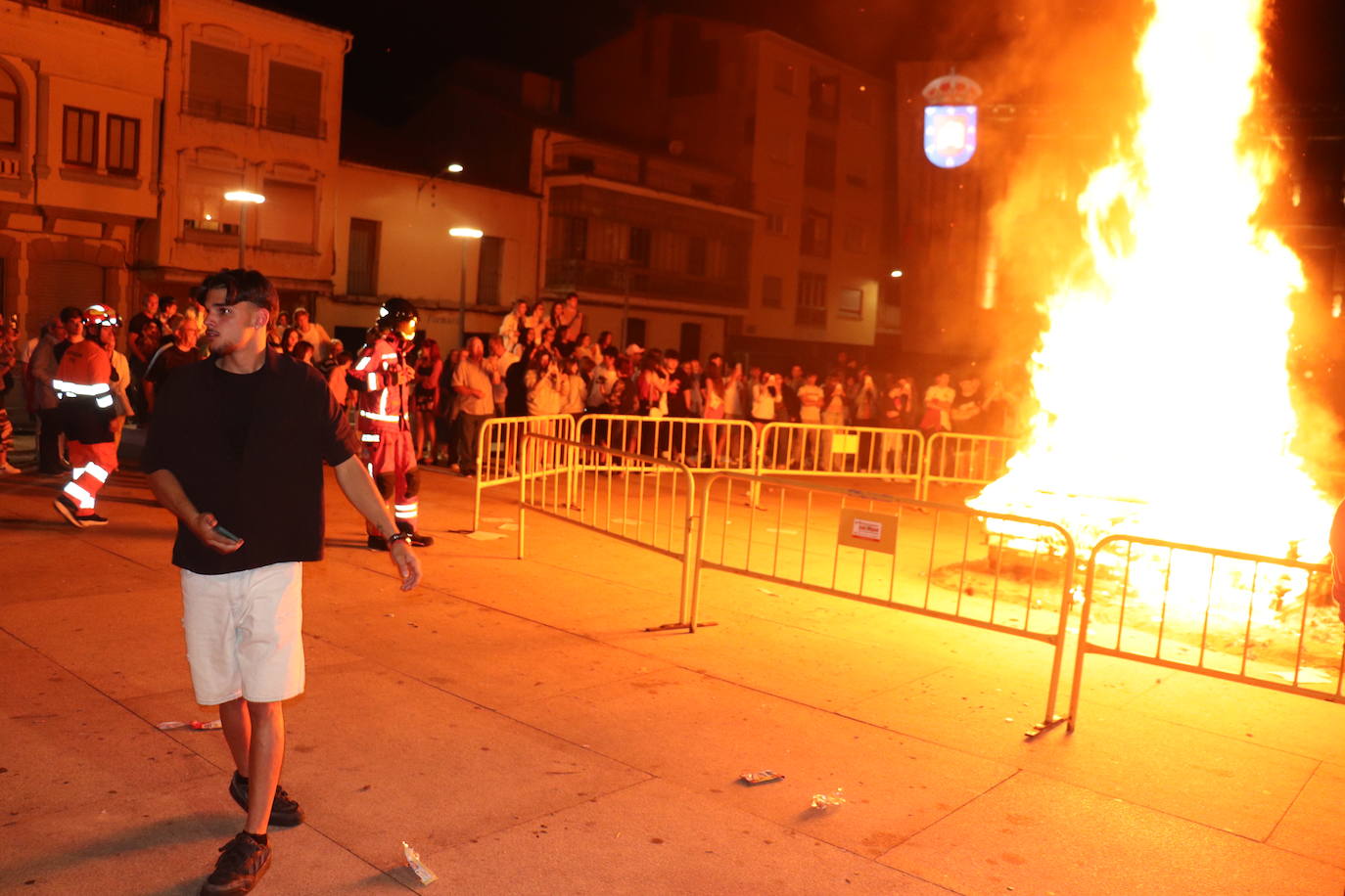 La magia de San Juan llena la noche de Guijuelo