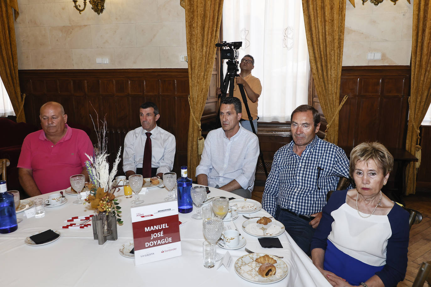 Ángel García, Andrés Fernández y Eladio Casado (Junta de Castilla y León), Ildefonso Andrés y Carmen Ledesma.