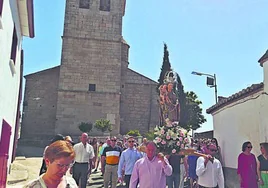 Procesión de la Virgen del Rosario en Mancera de Abajo.