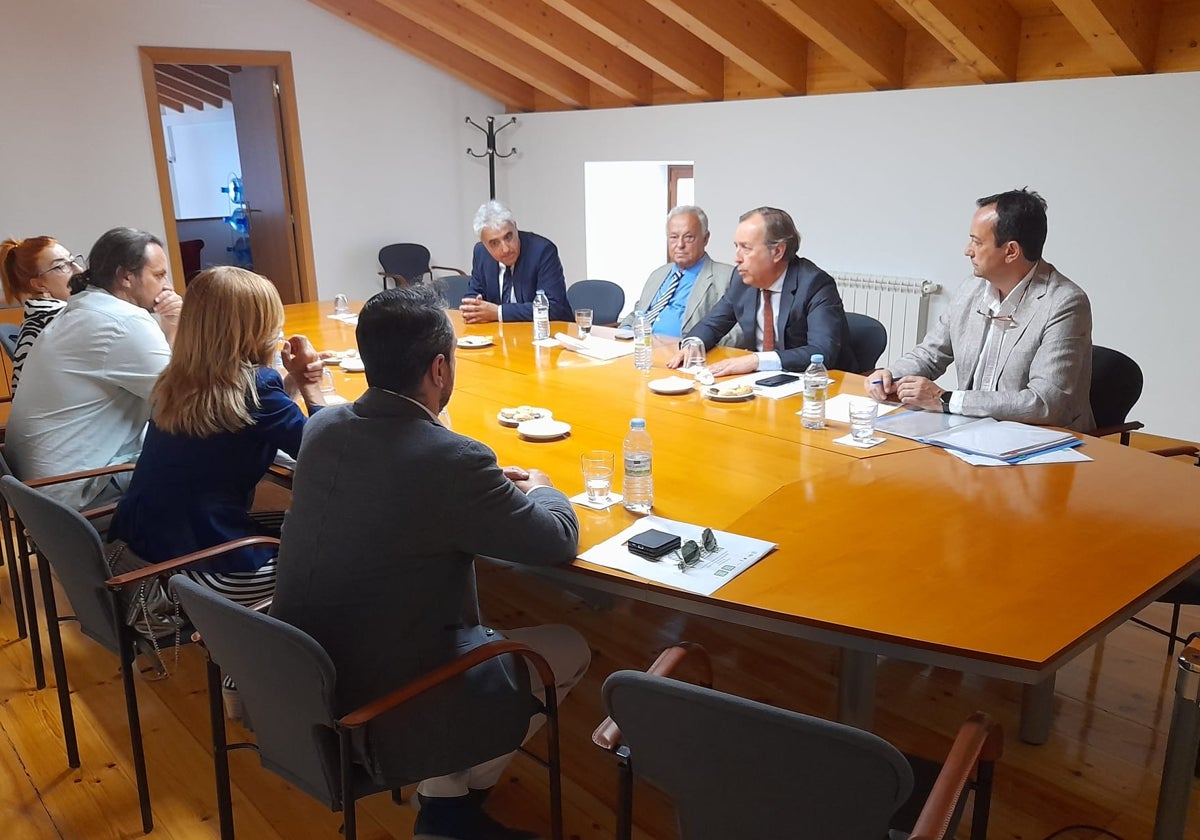 Imagen de la reunión celebrada el jueves por la tarde en el Monasterio de Valbuena en Valladolid.