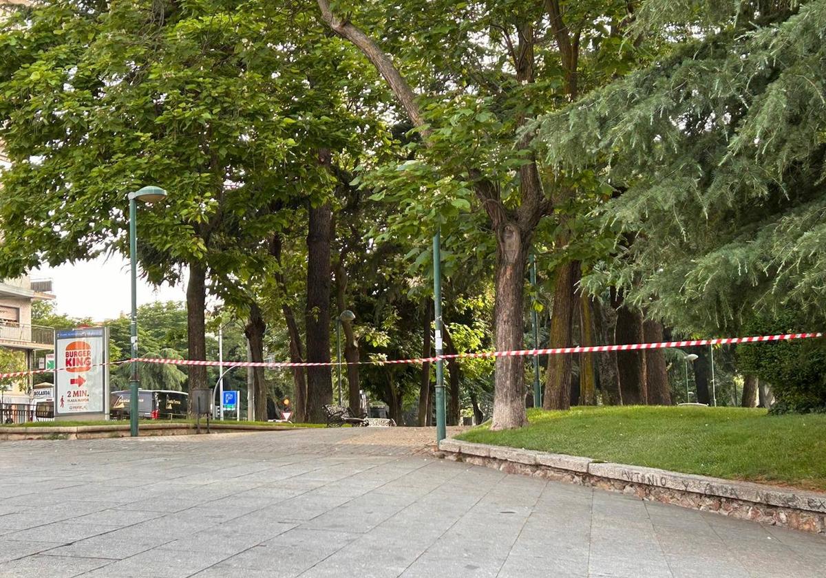 Parques cerrados 'a cal y canto' por la alerta naranja en la capital