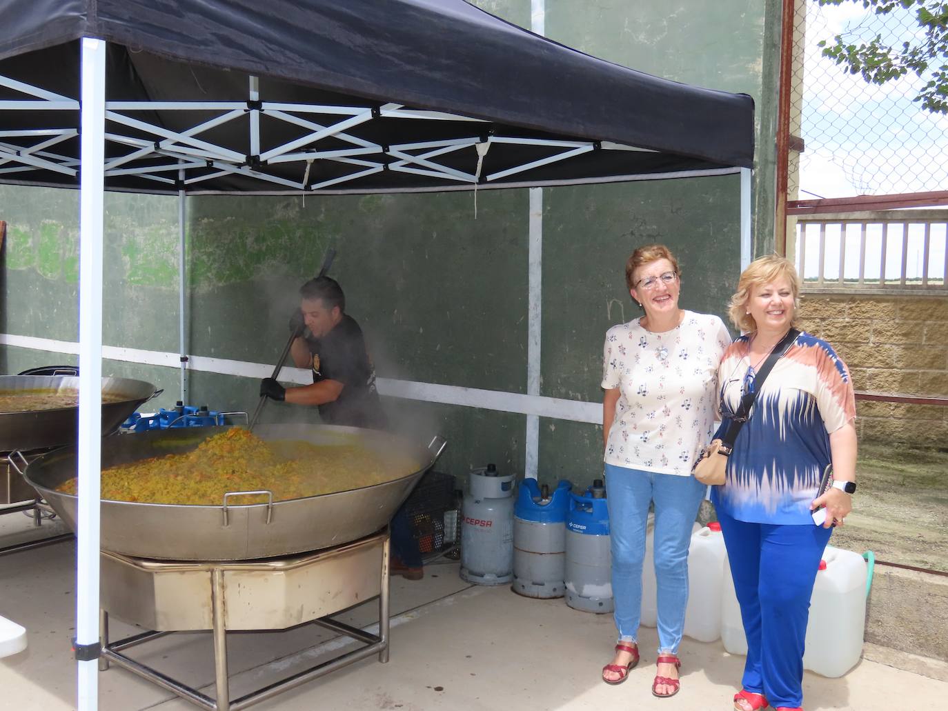 Paella para 750 paladares en Paradinas de San Juan