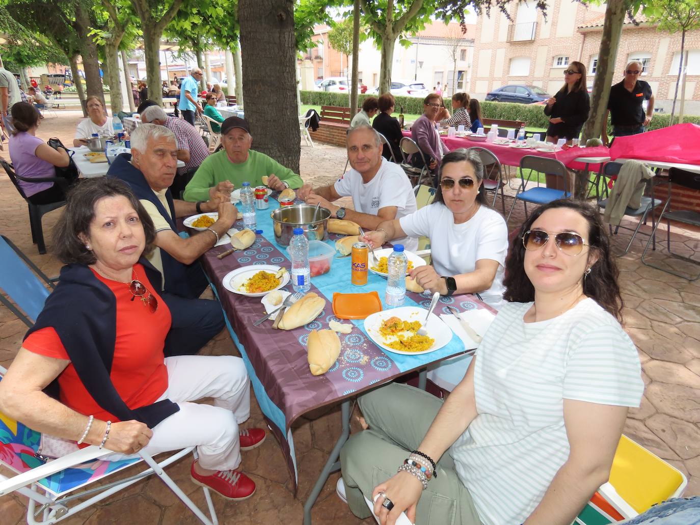 Paella para 750 paladares en Paradinas de San Juan