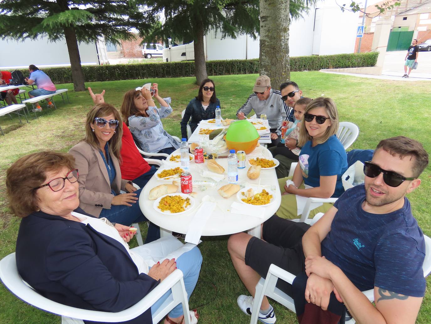 Paella para 750 paladares en Paradinas de San Juan