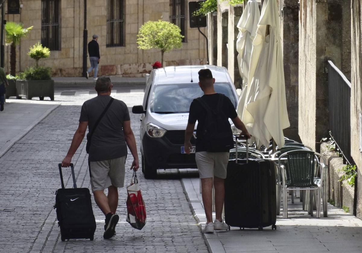 ¿Cree que los pisos turísticos suponen un problema para el acceso a la vivienda en Salamanca?