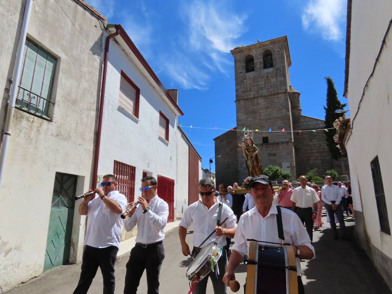 Así ha sido procesión en honor a la Virgen del Rosario de Mancera