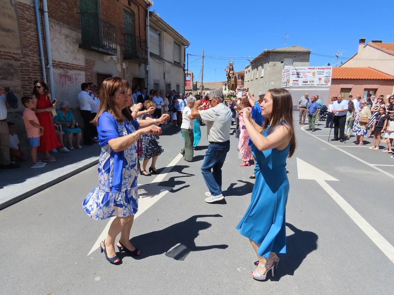 Así ha sido procesión en honor a la Virgen del Rosario de Mancera