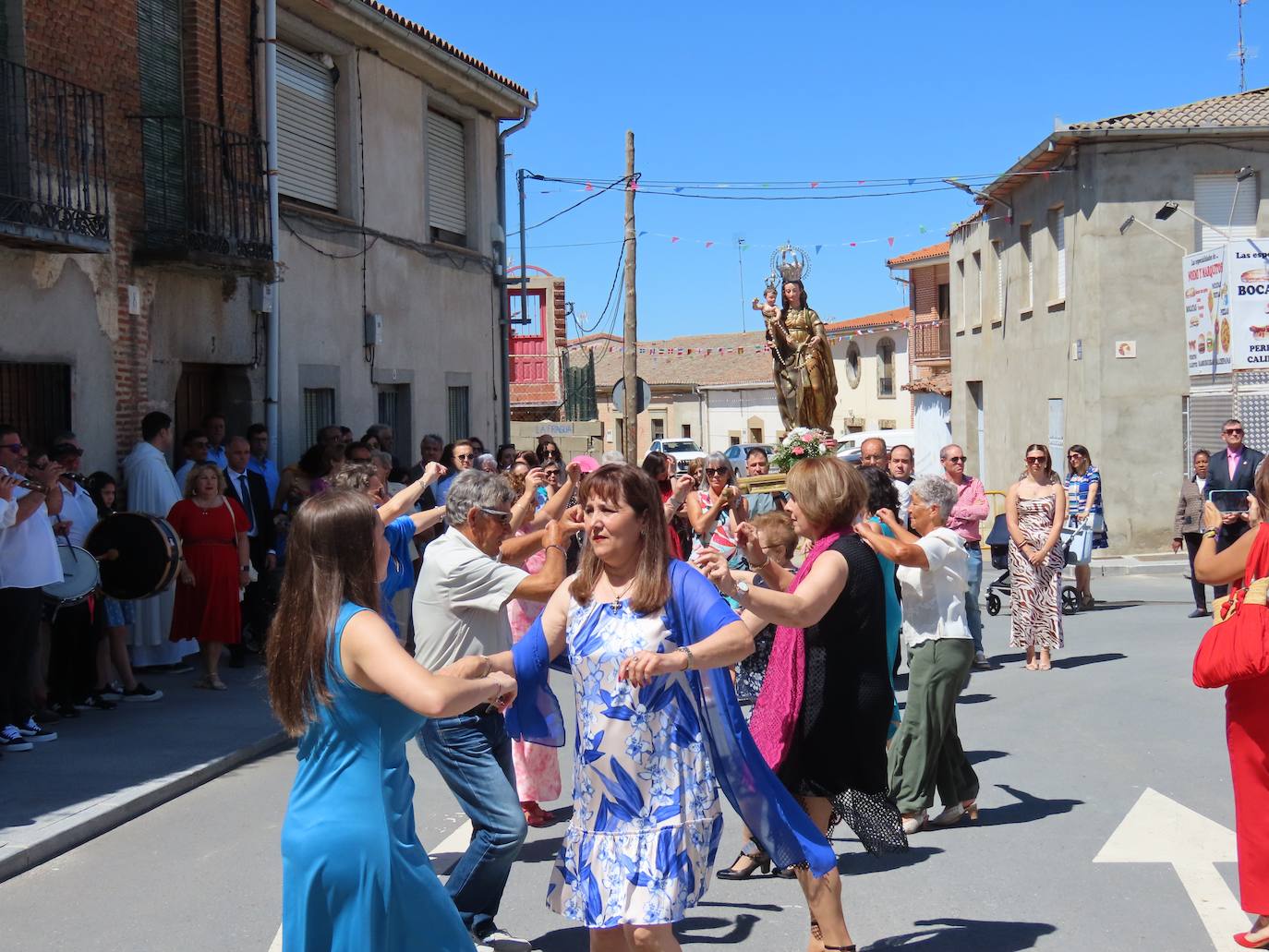 Así ha sido procesión en honor a la Virgen del Rosario de Mancera