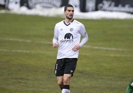 El defensa central palentino Iván Casado, con la camiseta del Salamanca.