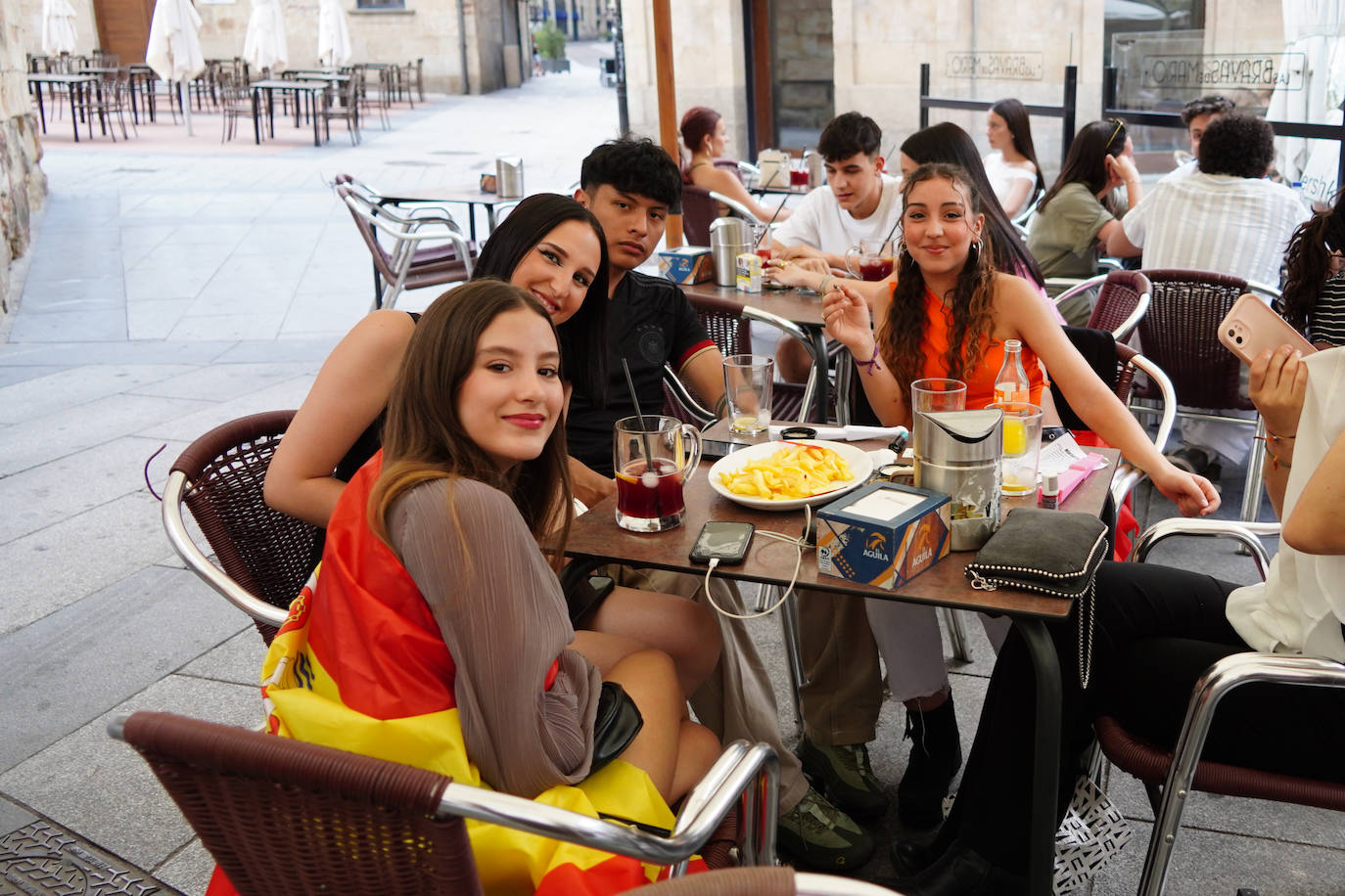 Gran ambiente en las calles de Salamanca para animar a España contra Alemania