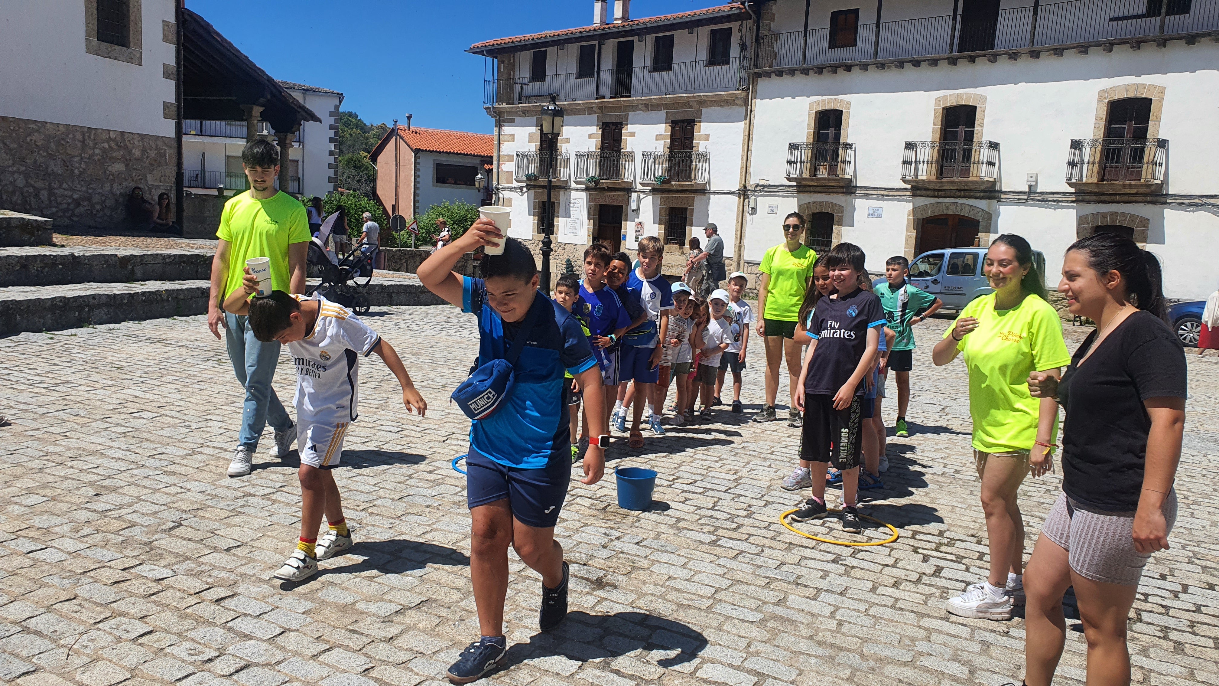 Candelario disfruta del verano a la espera de las fiestas