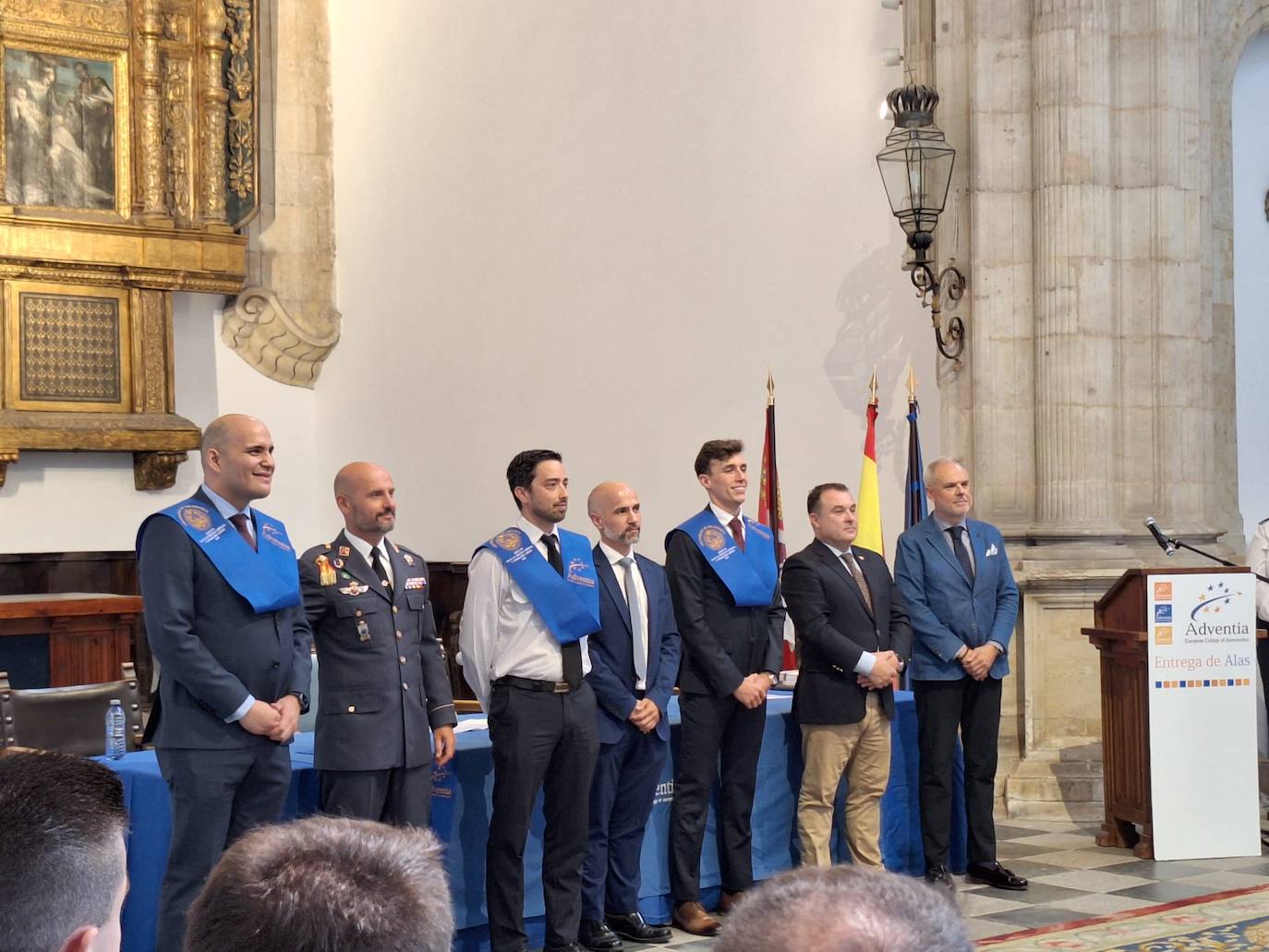 Los alumnos de Adventia reciben sus títulos de Graduados en Pilotos Comerciales por la Universidad