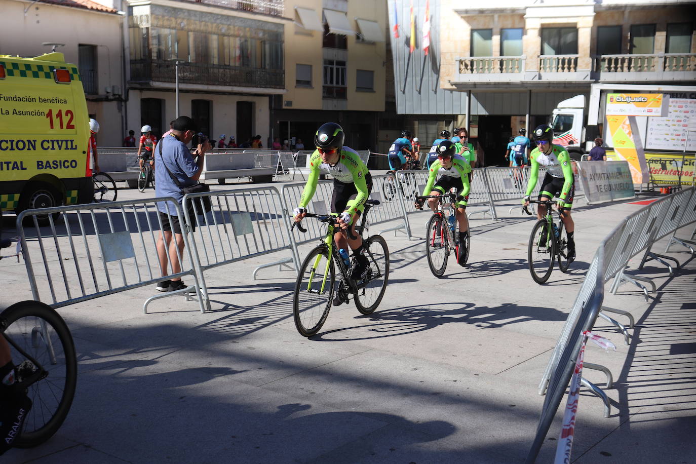 Acento portugués en el inicio de la IV Vuelta Ciclista a Guijuelo cadete