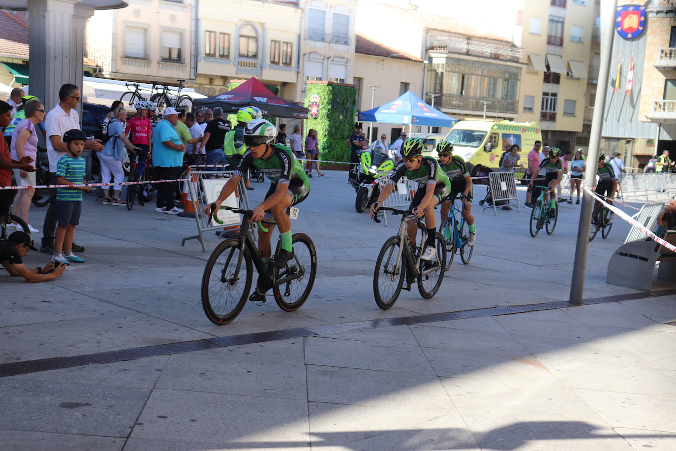 Acento portugués en el inicio de la IV Vuelta Ciclista a Guijuelo cadete