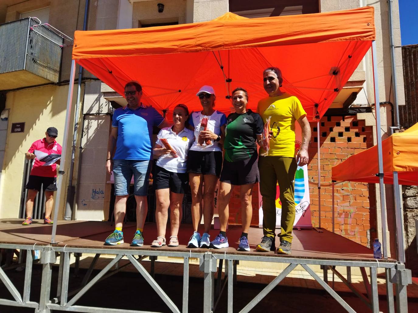 Linares de Riofrío disfruta con el cross de la Honfría