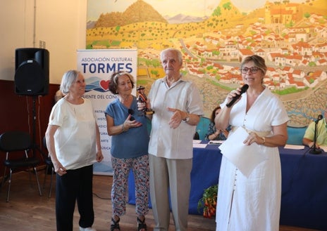Imagen secundaria 1 - Diferentes momentos de la presentación.