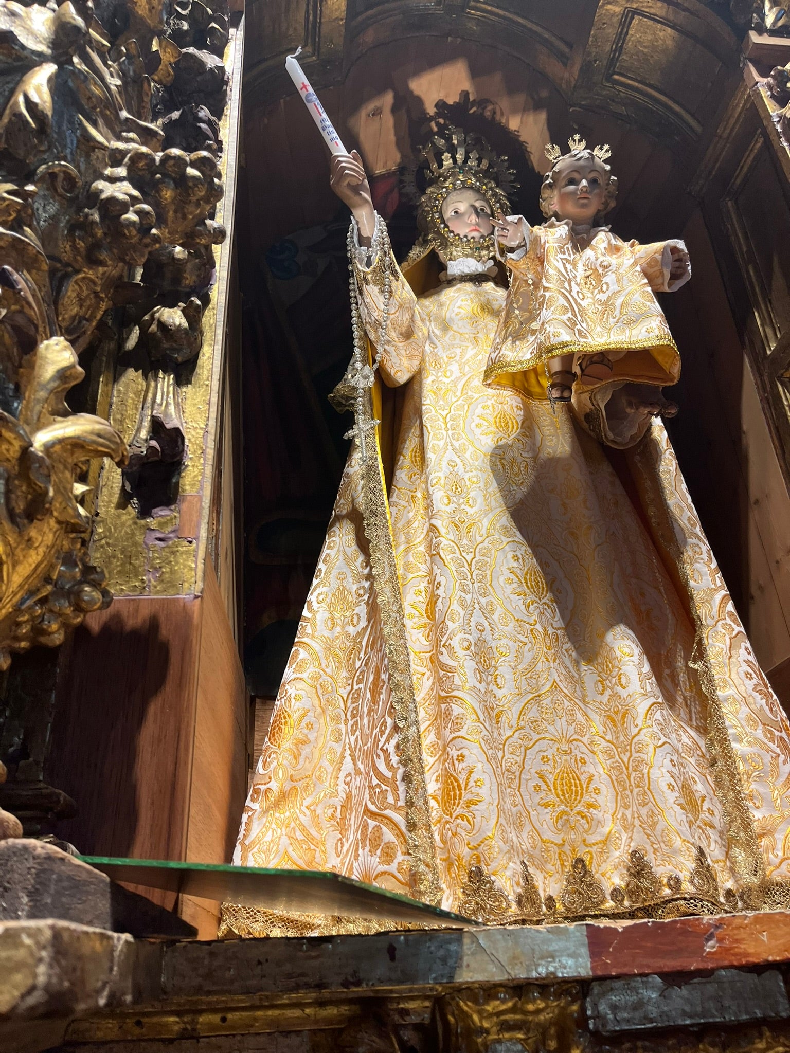 Halladas dos tallas del siglo XVI en la iglesia de Candelario