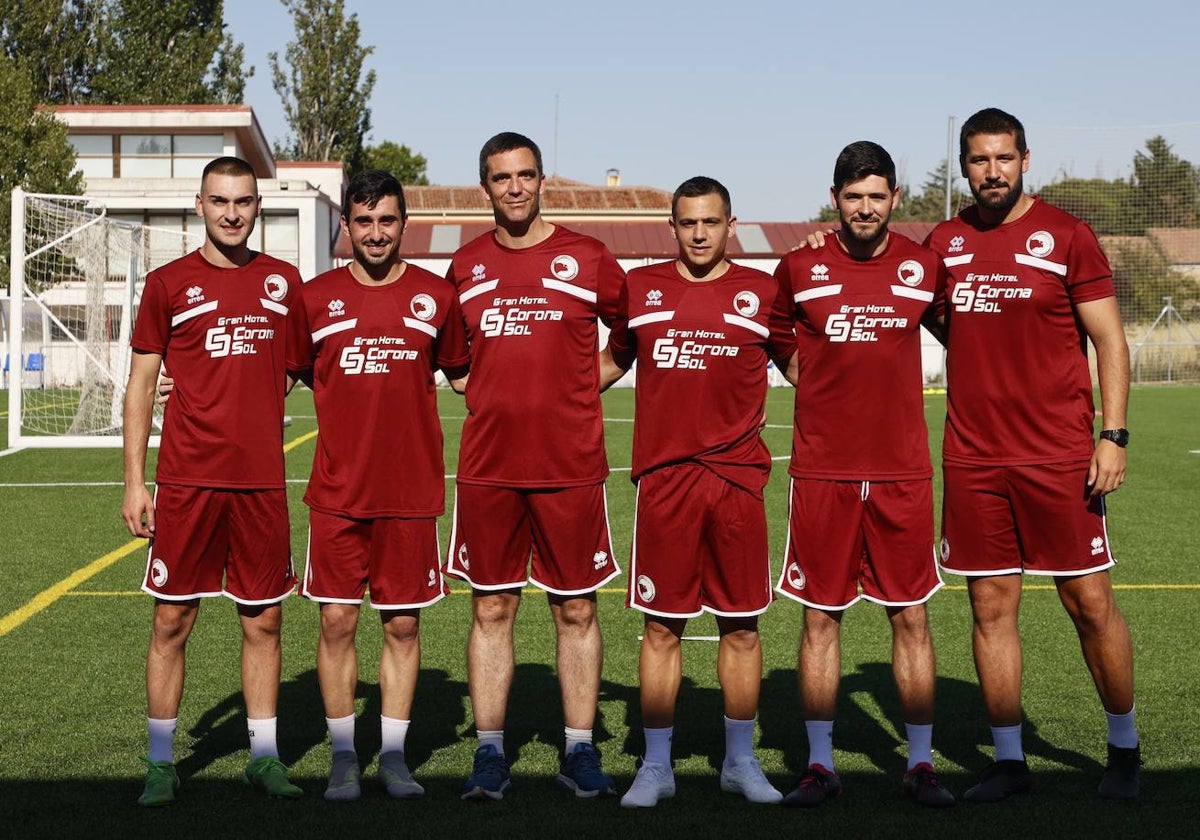 Dani Llácer junto a su cuerpo técnico.