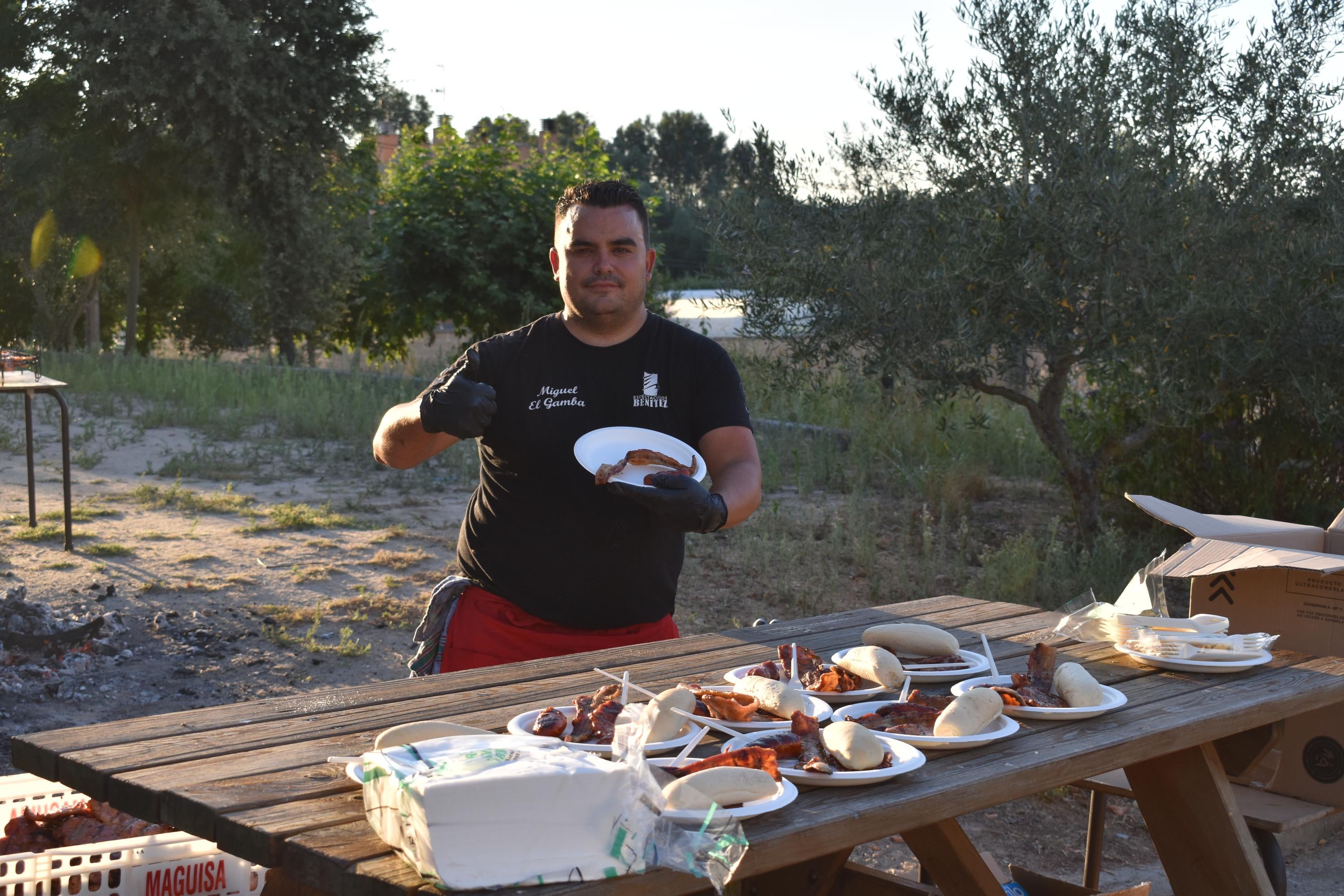 Torresmenudas abre las fiestas de la juventud con una gran cena