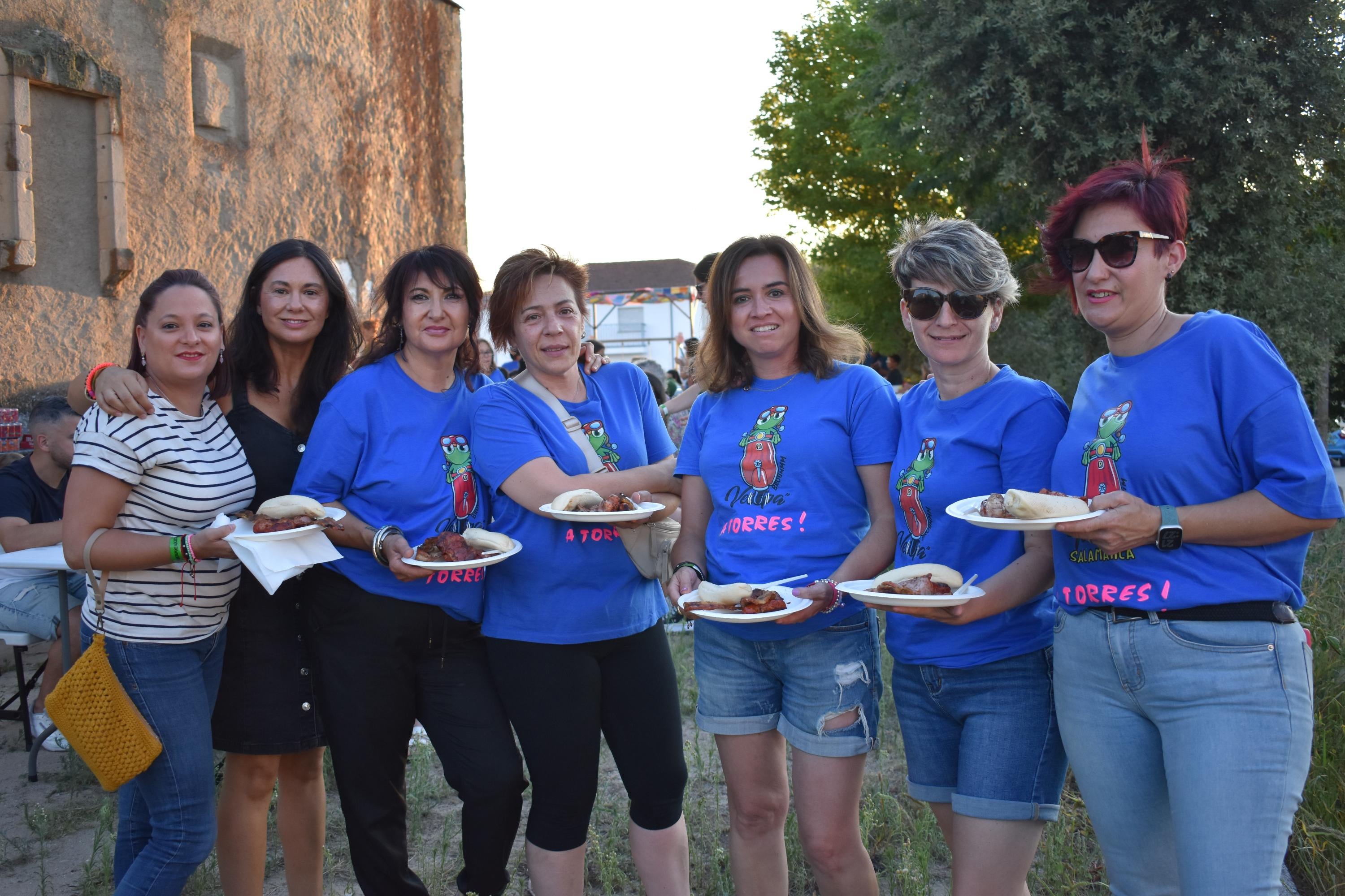 Torresmenudas abre las fiestas de la juventud con una gran cena