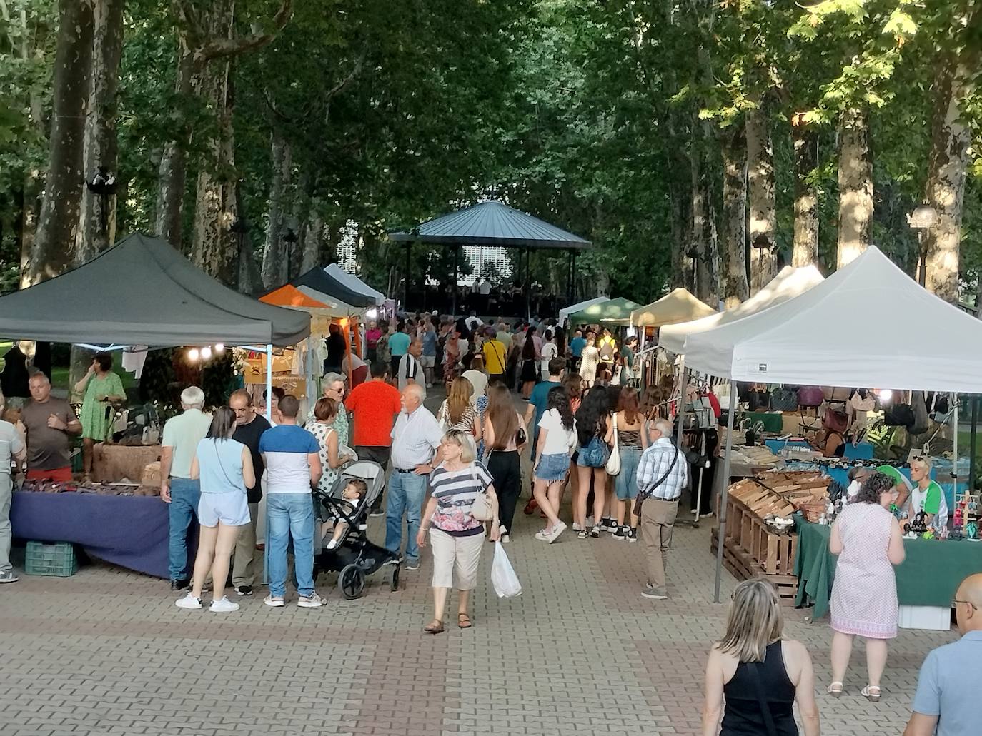 Béjar disfruta de una Noche en blanco con excelentes temperaturas