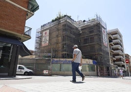 Un edificio de viviendas en reformas.