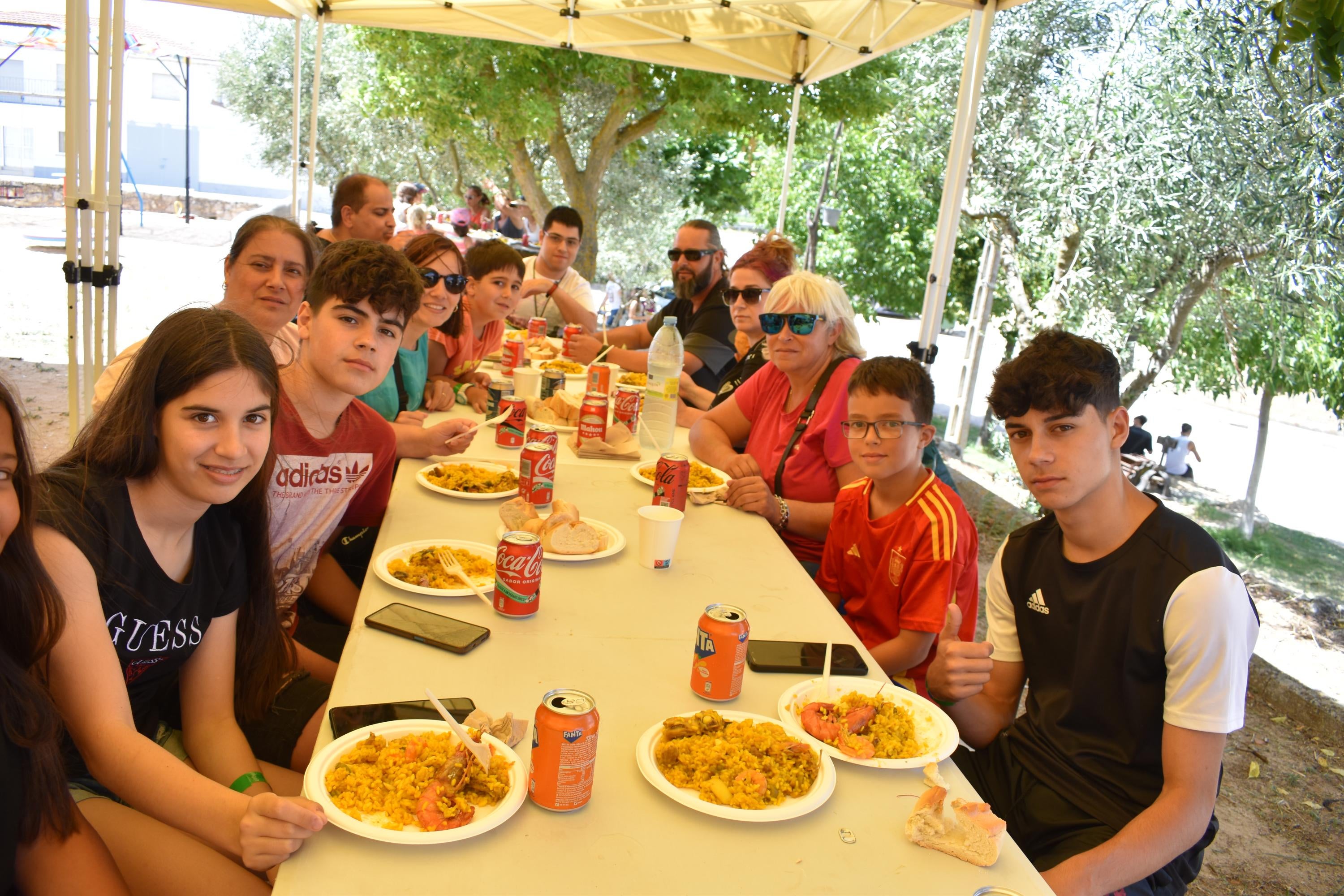 Al rico sabor de la paella en las fiestas de Torresmenudas