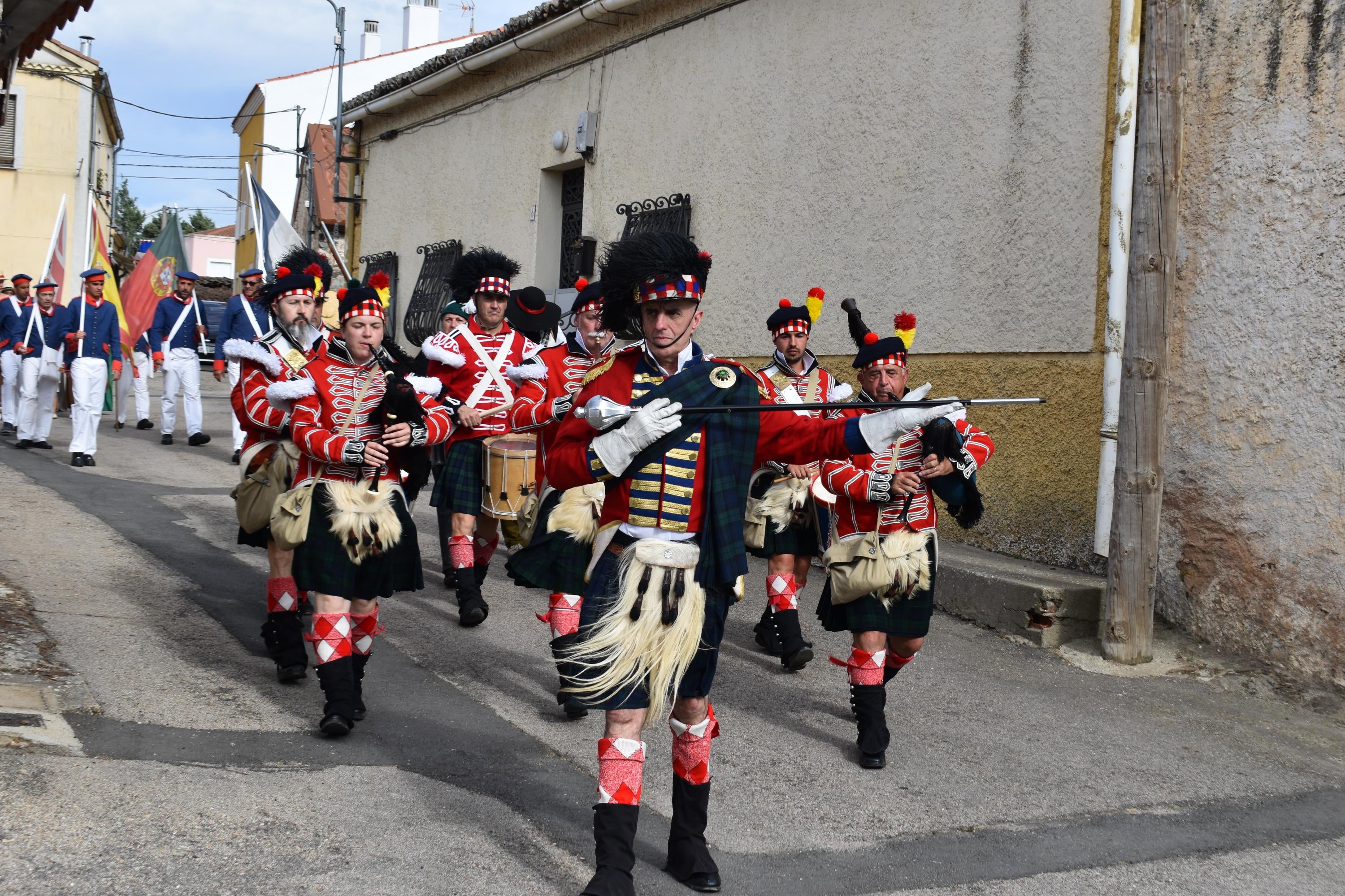 Así ha sido el desfile de época para recordar la batalla de Arapiles de 1812