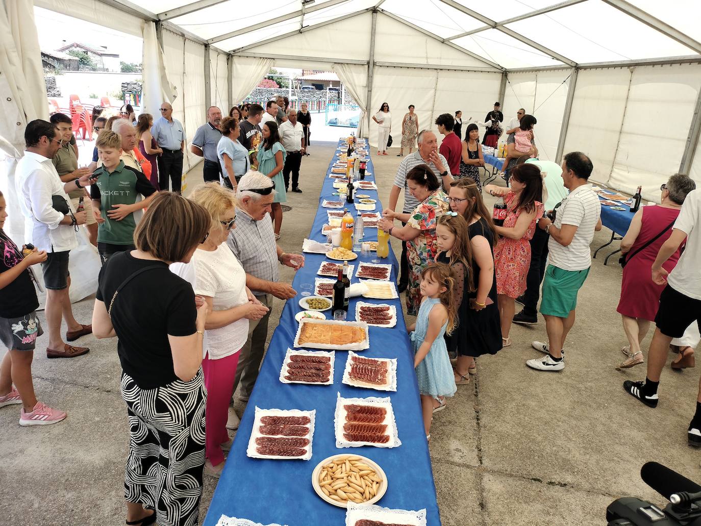 Palacios de Salvatierra acompaña a su patrona en el día de su fiesta