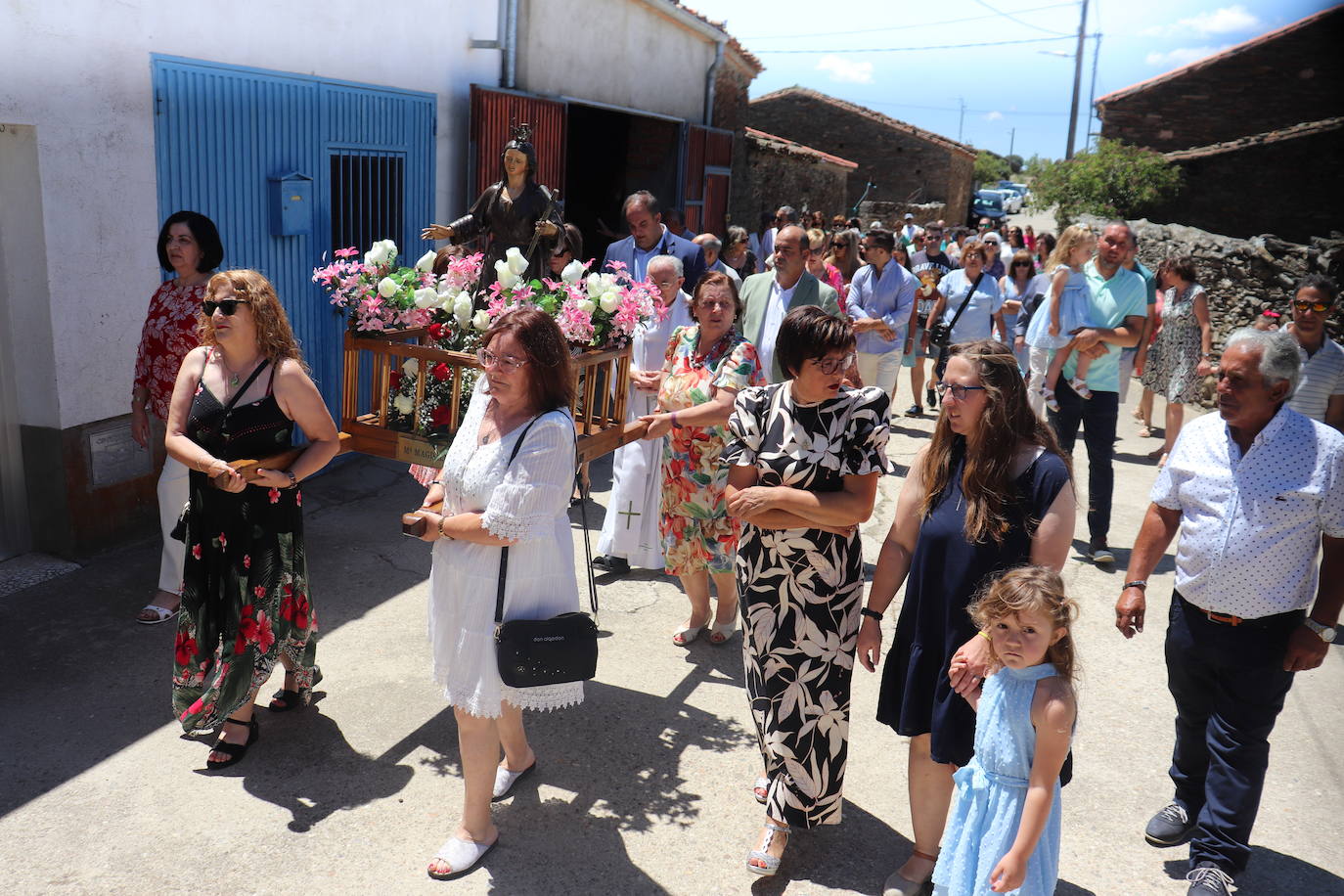 Palacios de Salvatierra acompaña a su patrona en el día de su fiesta