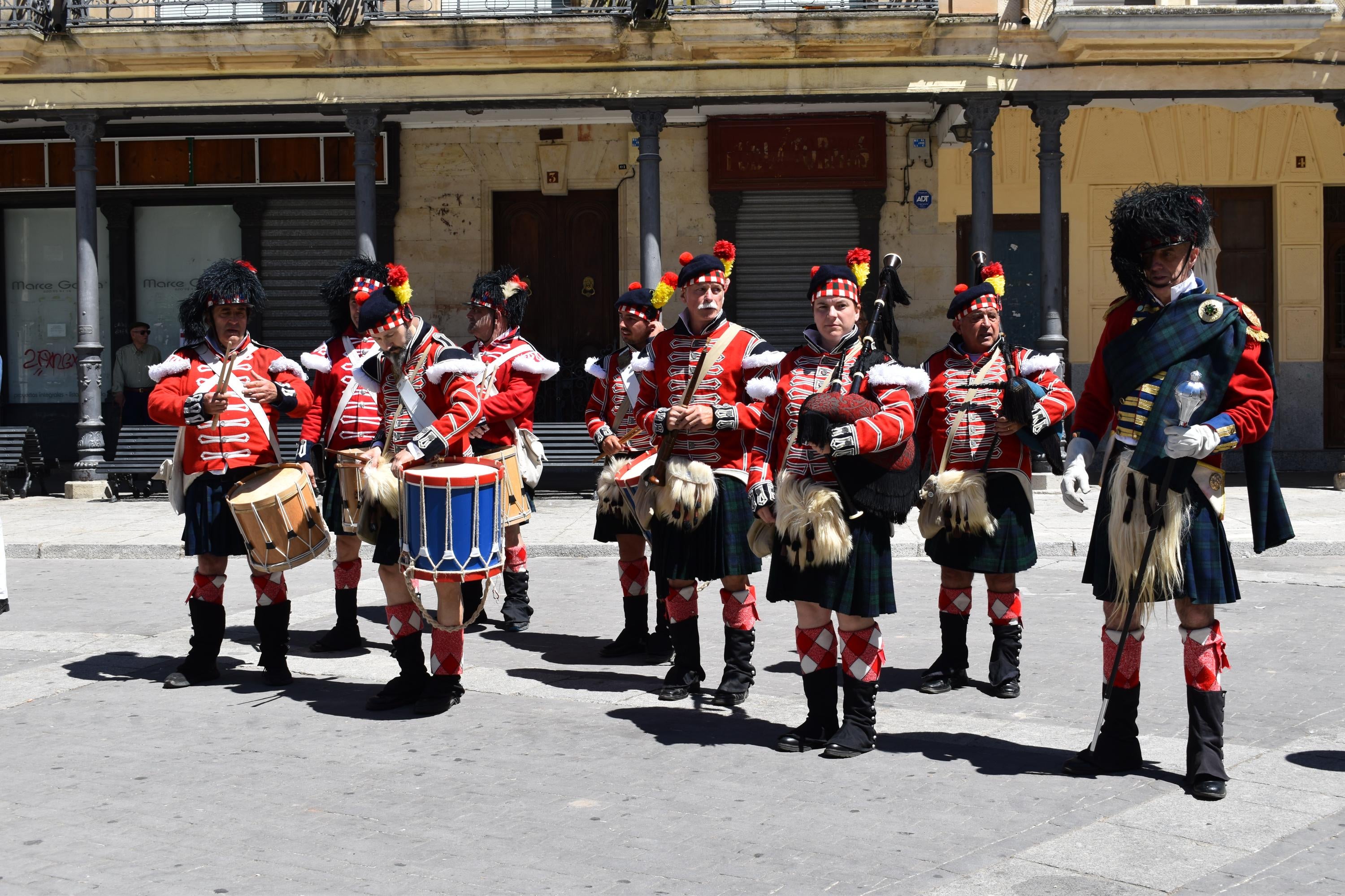 Alba de Tormes conmemora por primera vez la batalla de Los Arapiles con un desfile de época