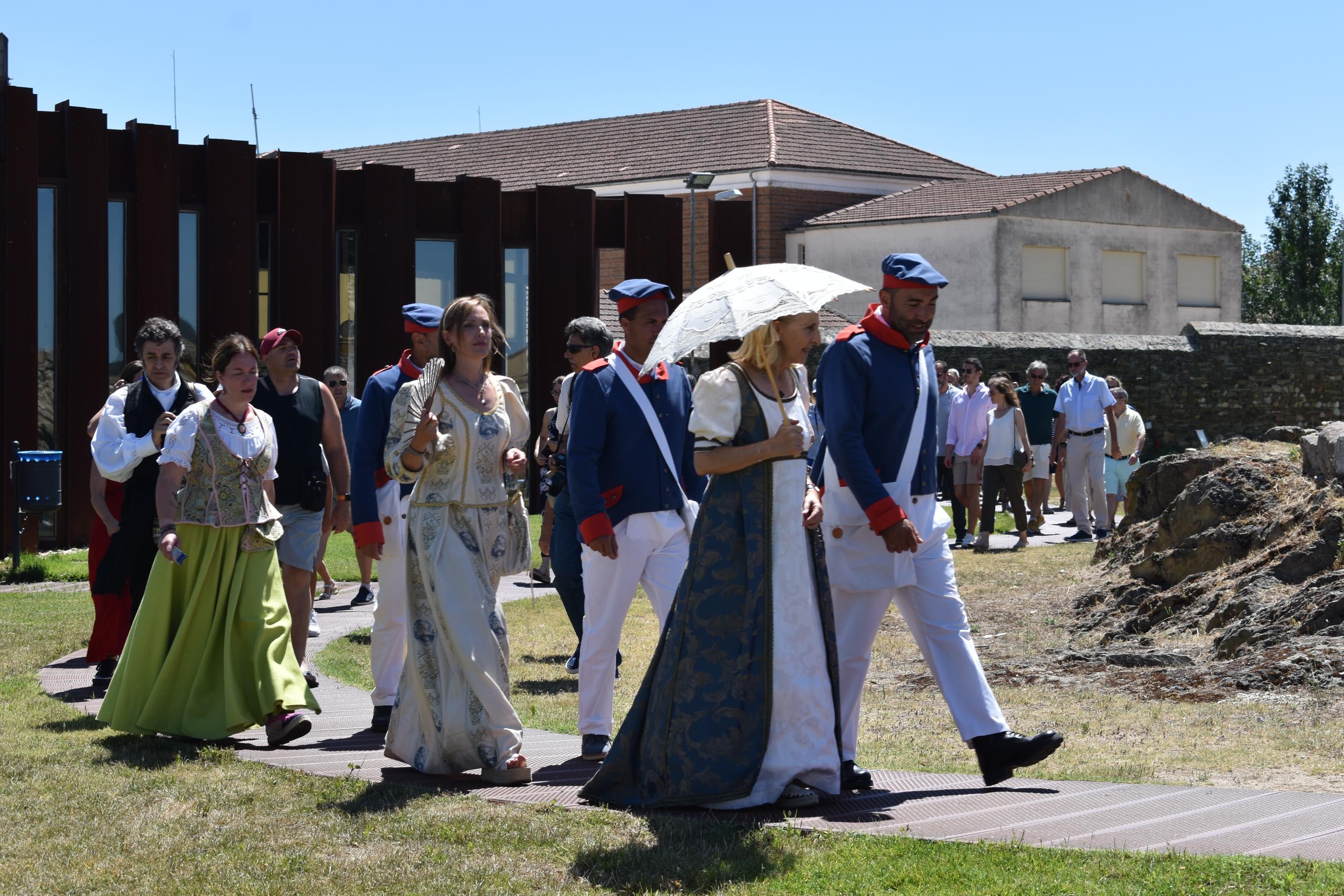 Alba de Tormes conmemora por primera vez la batalla de Los Arapiles con un desfile de época