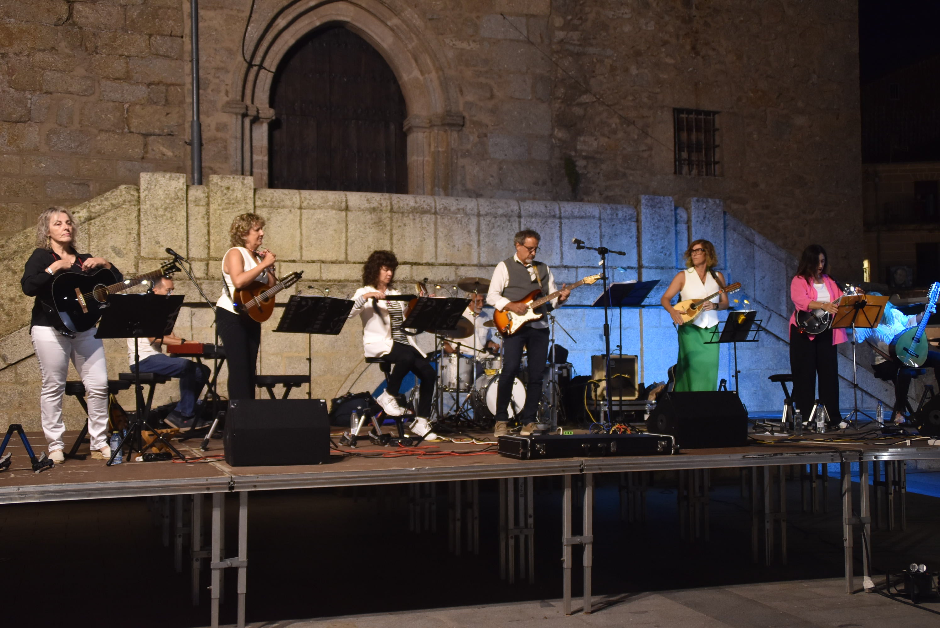 Béjar despide la Noche en Blanco con música local