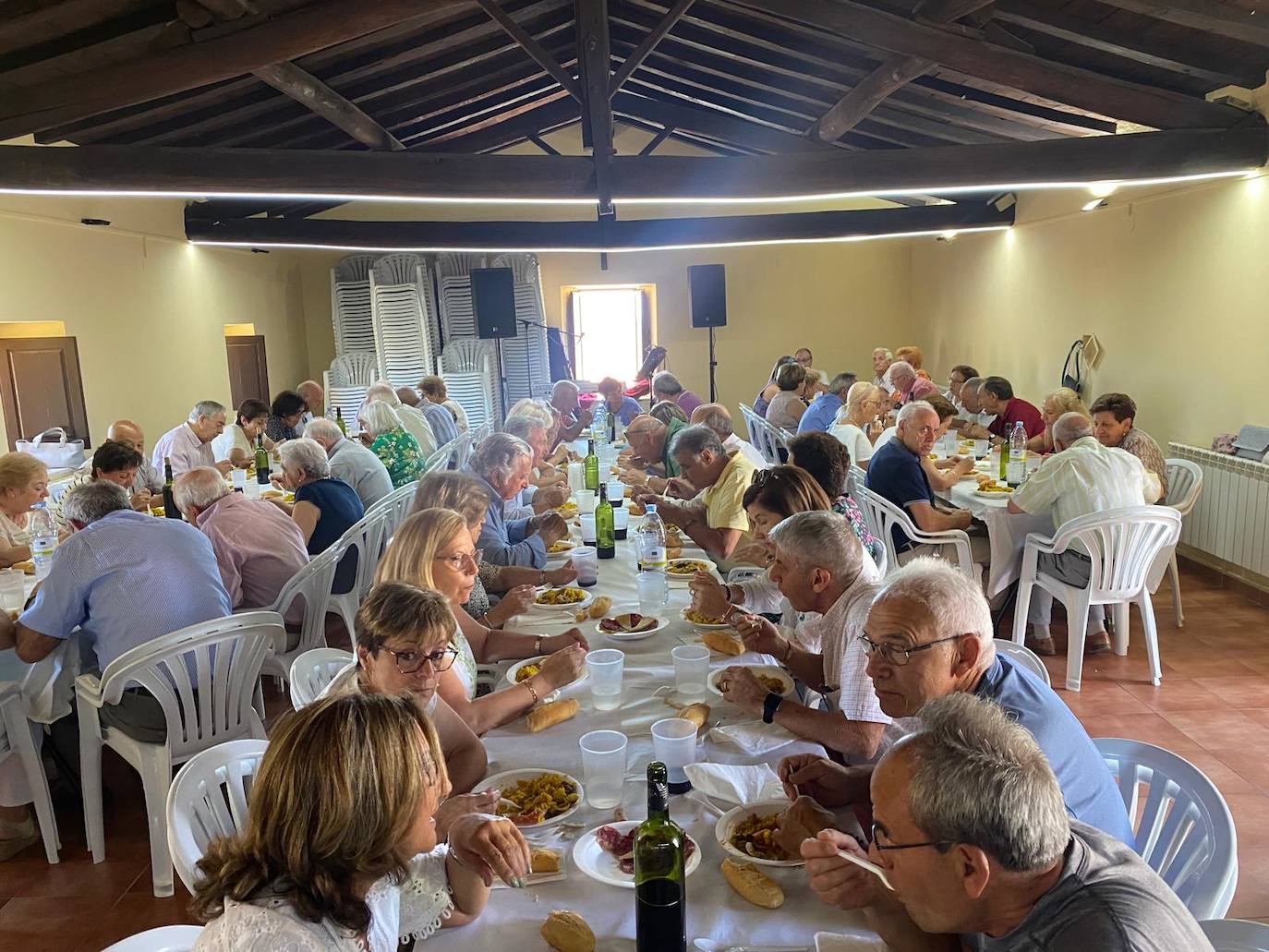 Los mayores de Frades disfrutan de un animado día de fiesta