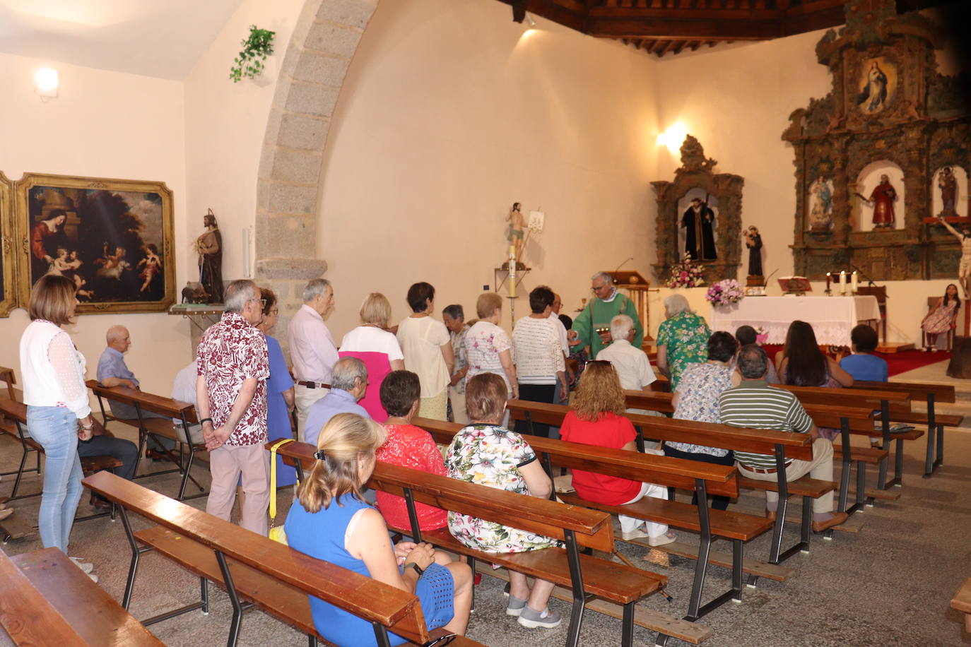 Los mayores de Frades disfrutan de un animado día de fiesta