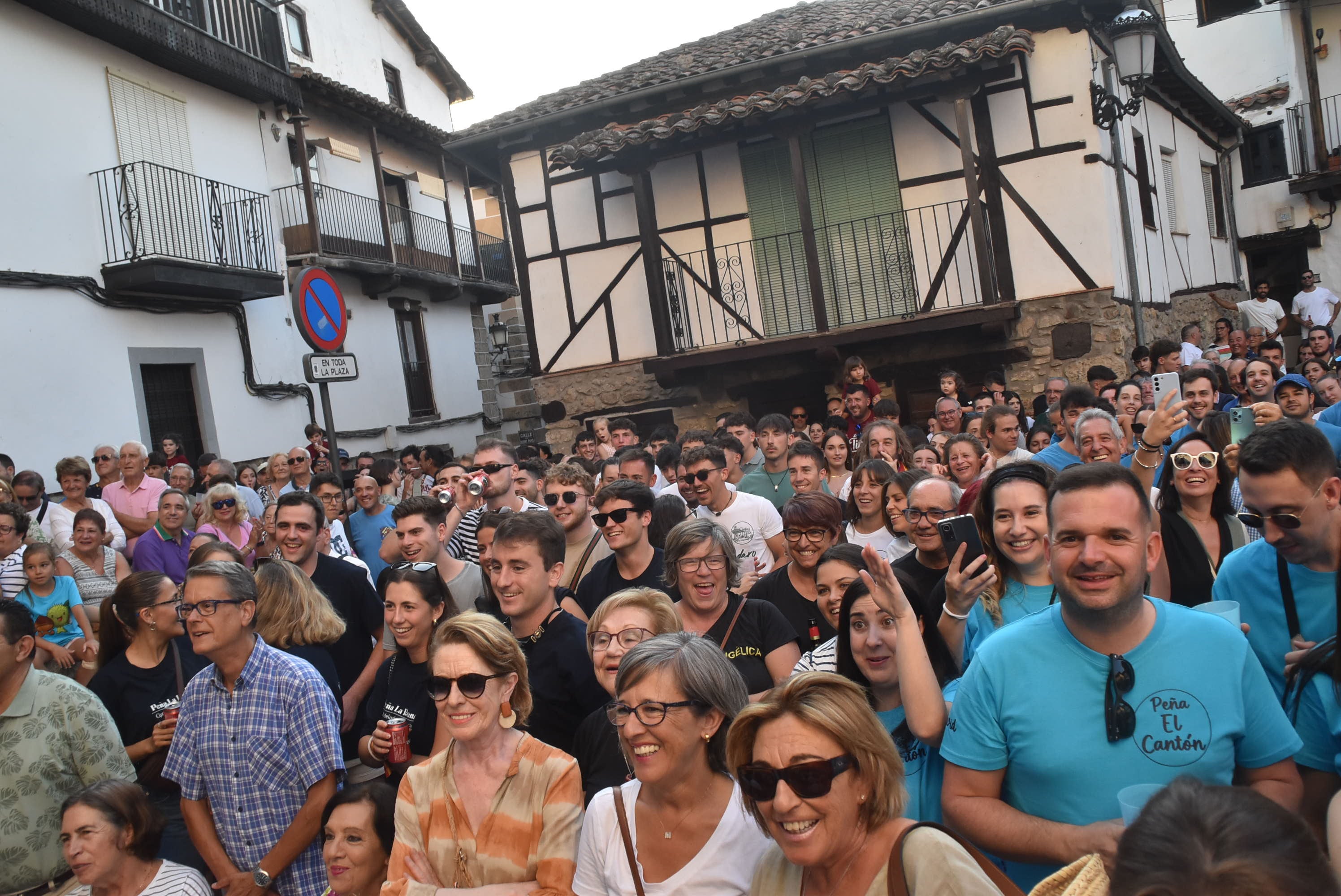 Una pedida de mano sorprende en el pregón de este pueblo salmantino