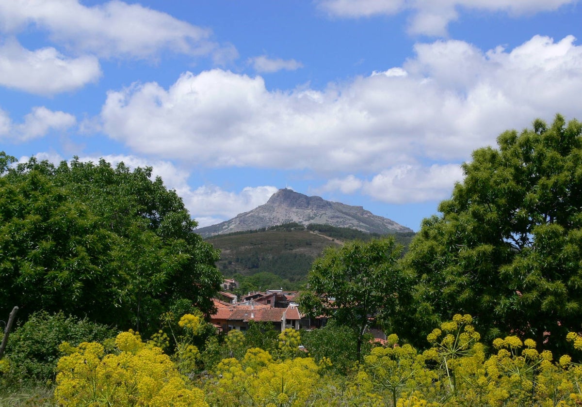 La Peña de Francia es uno de los atractivos turísticos de la zona