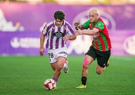 Yago Rodríguez, durante un choque con el Valladolid Promesas el curso pasado.