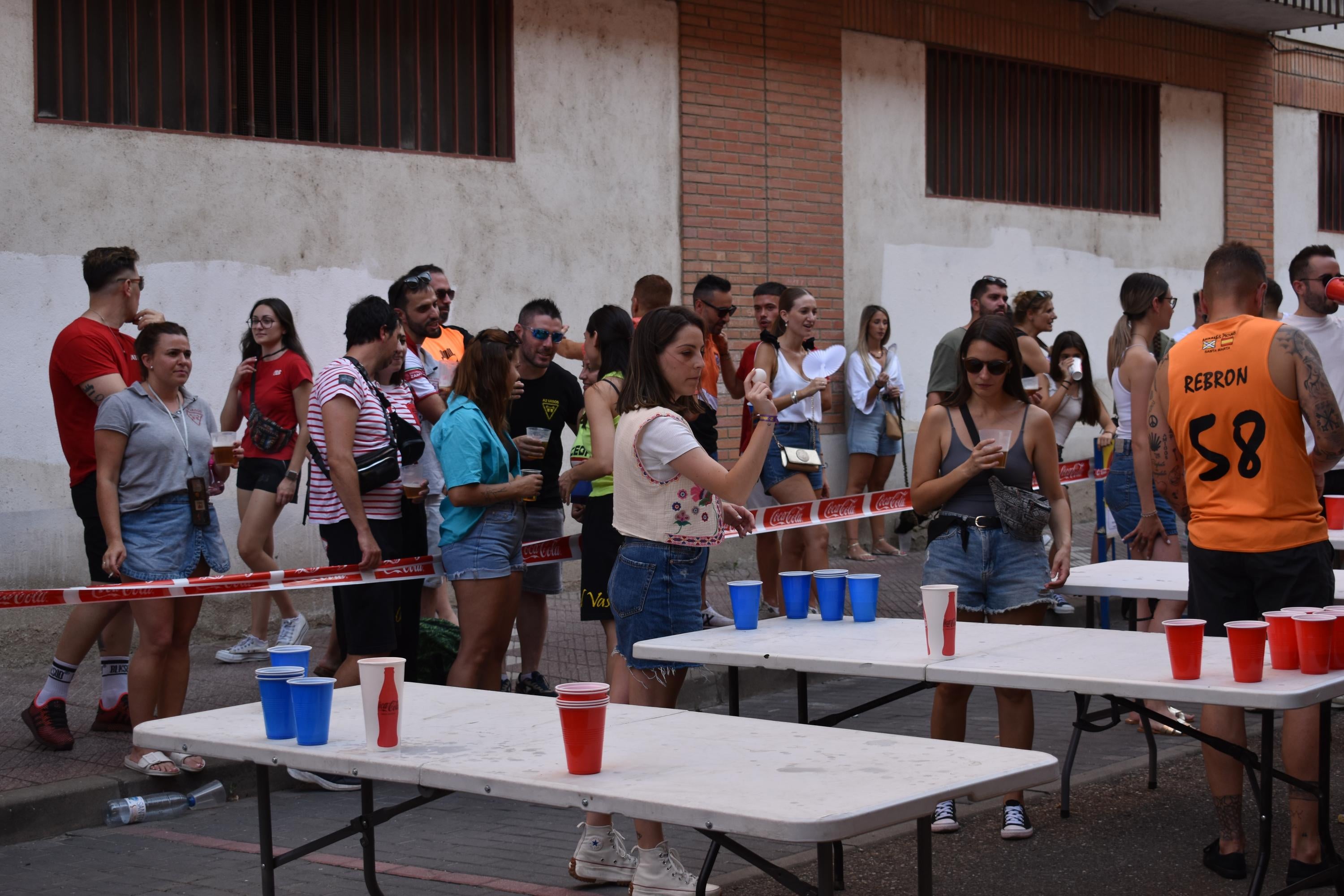 Los jóvenes toman las calles de Santa Marta con las sesiones de los tardeos